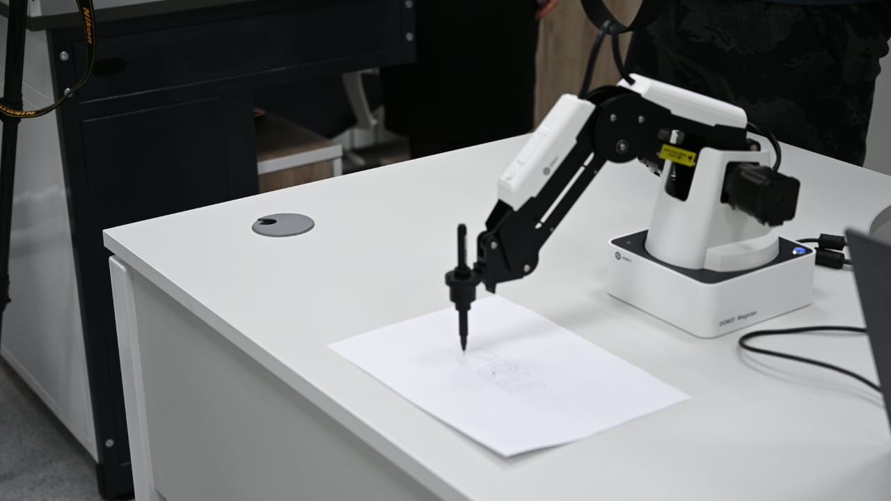 Председатель Елецкого районного отделения Союза женщин приняла участие во встрече с депутатом Государственной думы